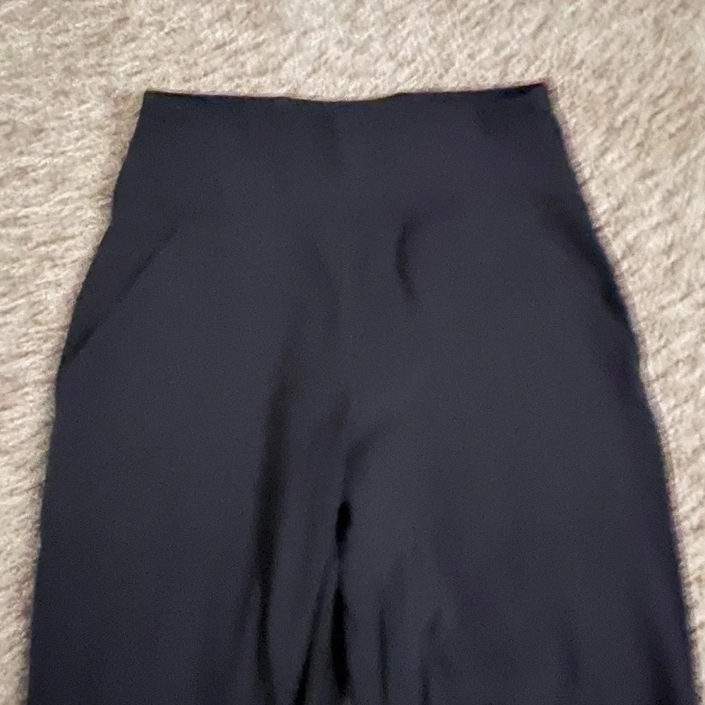 Lululemon Align Jogger Black leggings pockets pants SIZE 2 - Picture 3 of 8